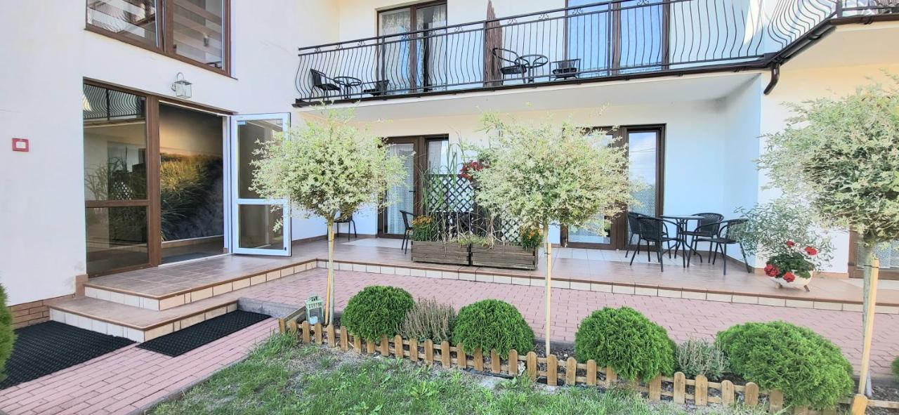 Emada- Pokoje Goscinne I Studia Ostrowo  Exterior photo